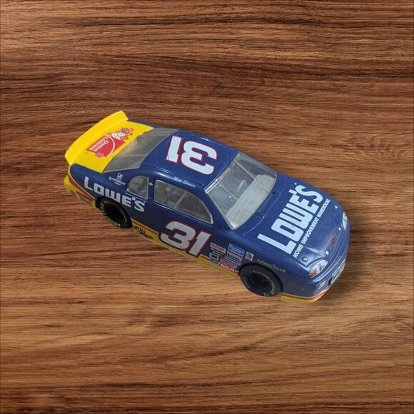 Lowes #31 Nascar Diecast Car 1:24 Scale Mike Skinner Owens Corning Monte Carlo - Picture 2 of 10